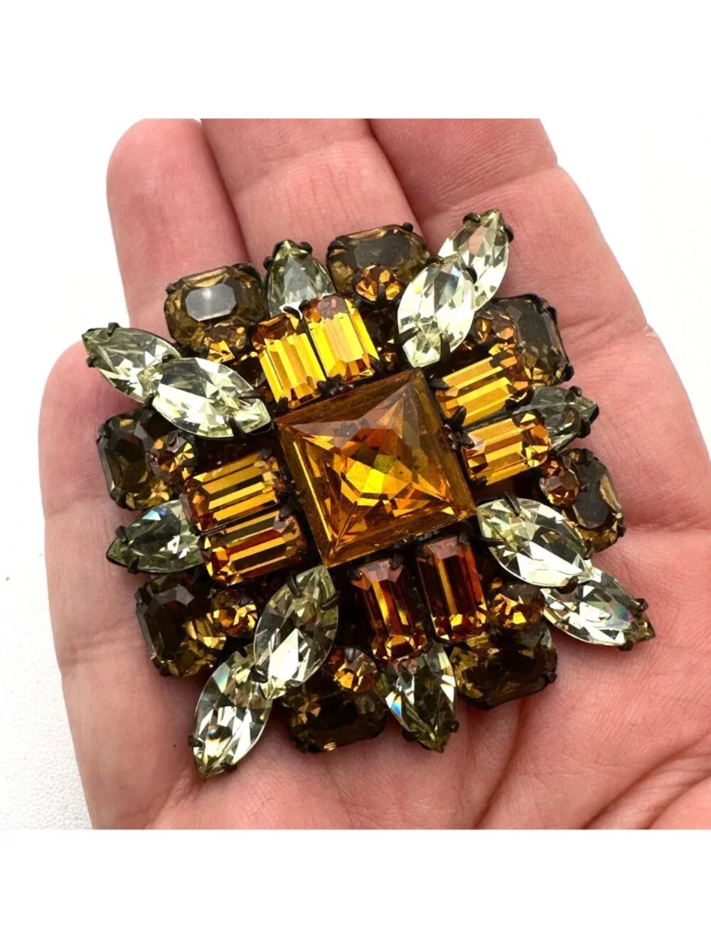 Vintage Unsigned Schreiner New York Brooch Pin Yellow Amber Glass Rhinestone